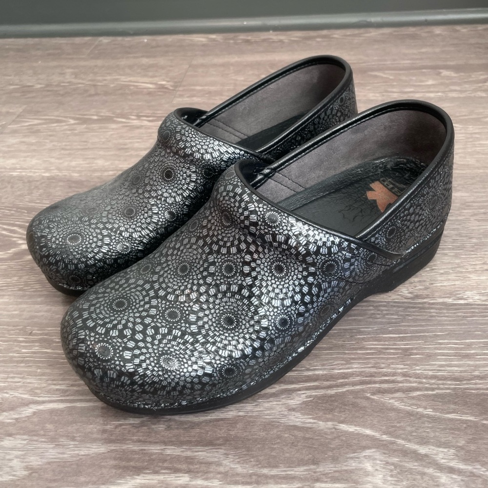 Dansko classic clog